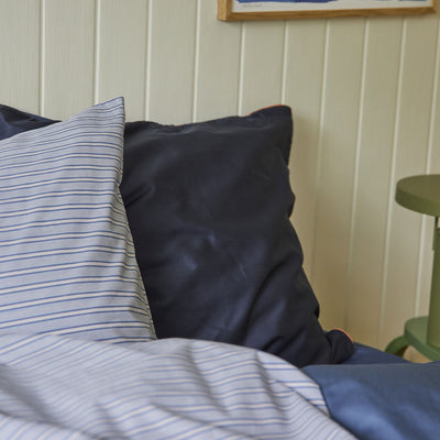 BOMULDSPERCALE Stribet pudebetræk Blue shirt stripe