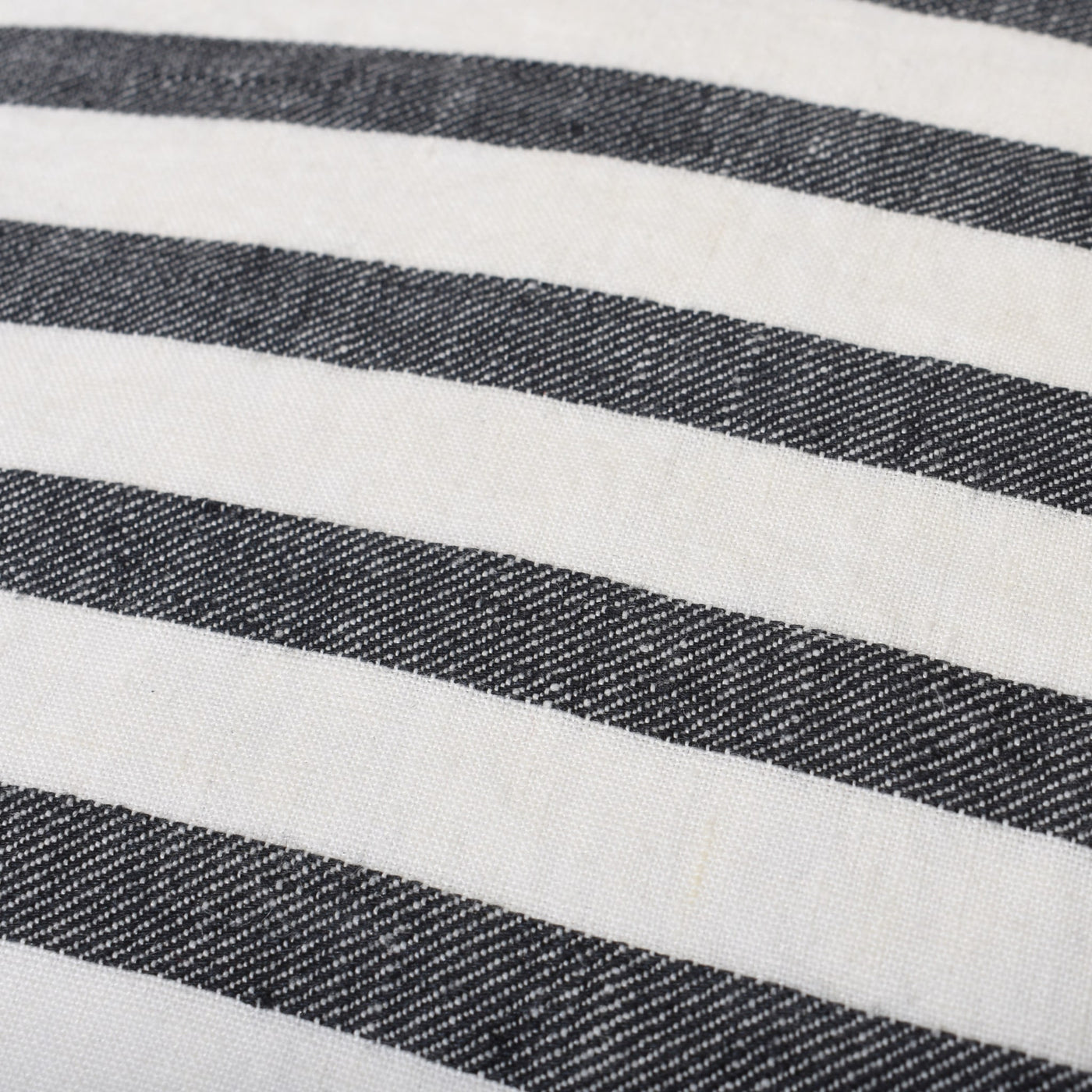 HØR Sengetøj Black stripe