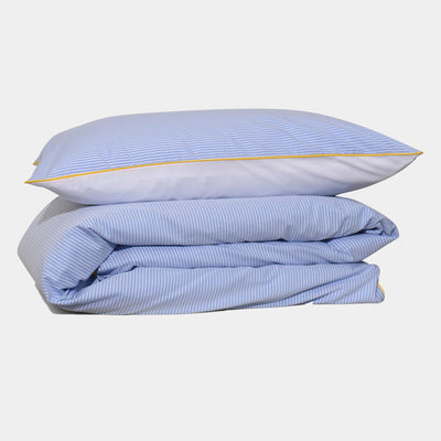 BOMULDSPERCALE Stribet pudebetræk Blue stripe Yellow piping